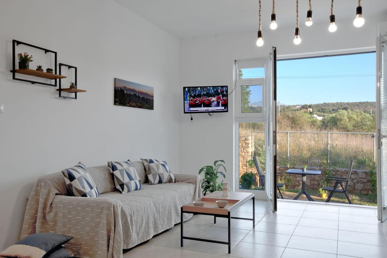 Livingfy Apt With Mountain View & Garden Vamos Exterior photo