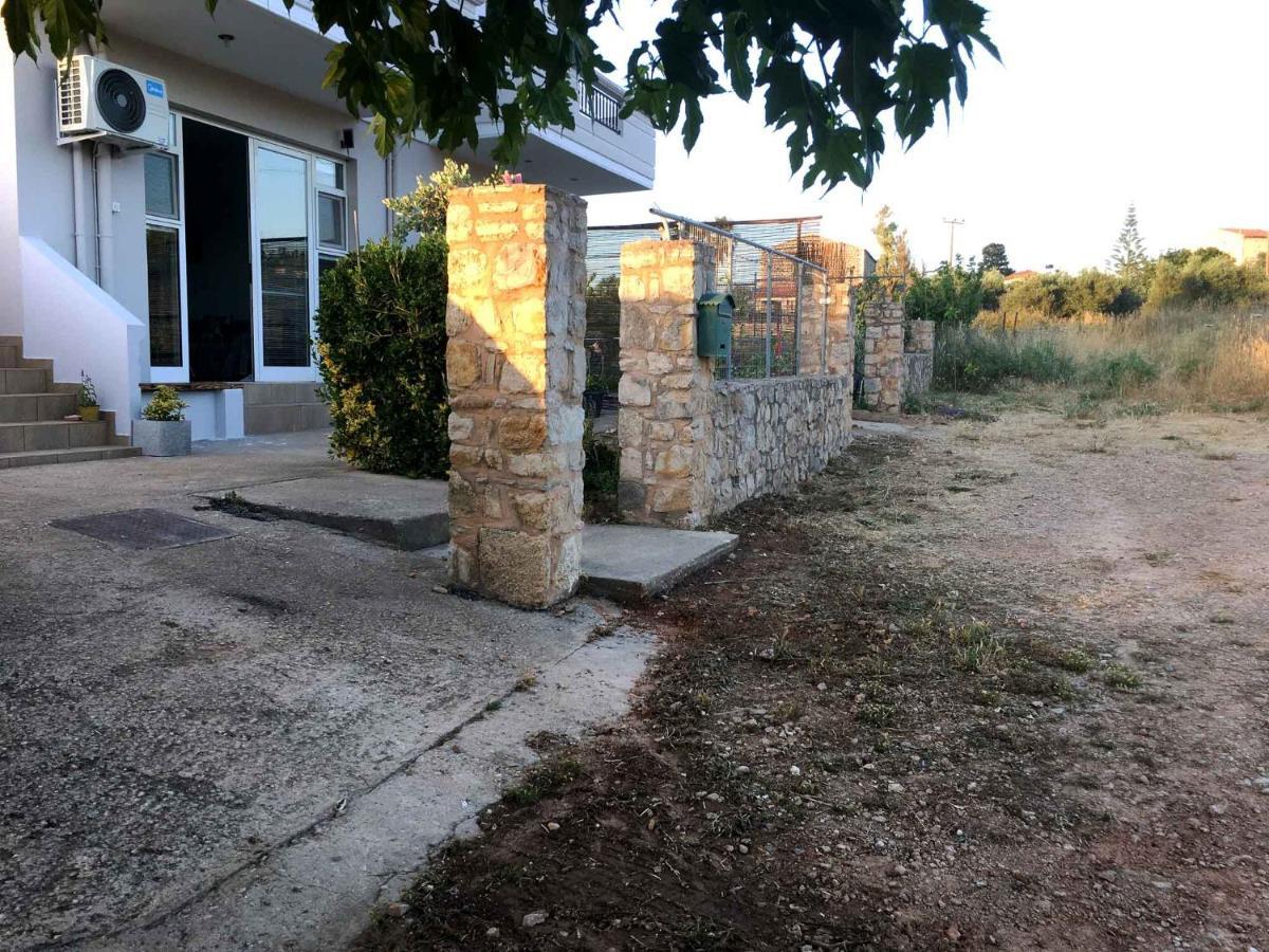 Livingfy Apt With Mountain View & Garden Vamos Exterior photo